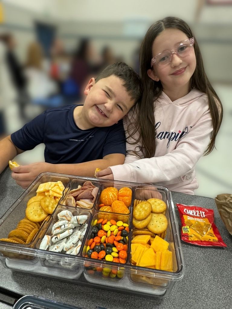 Parent Lunch, SnackleBox style 💜 Proof that lunch doesn’t have to be complicated to feel special.